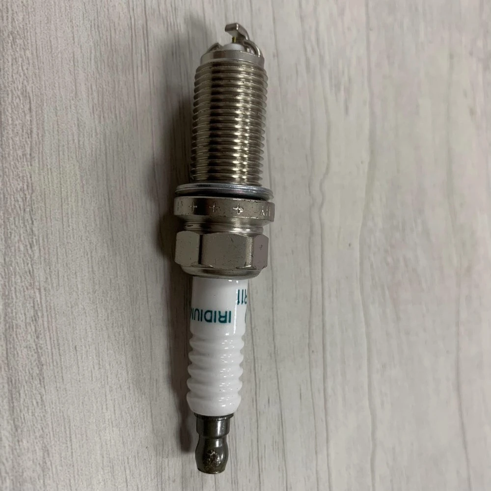 Auto Resistor Iridium Platinum Spark Plug for Denso Toyota Honda